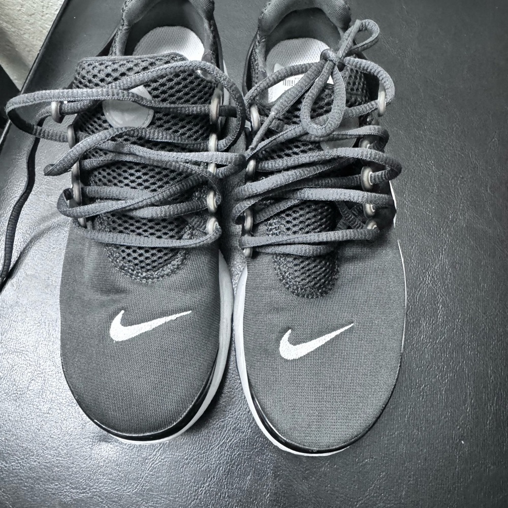 Nike Kids (boys) Shoes in Black and White New mesh